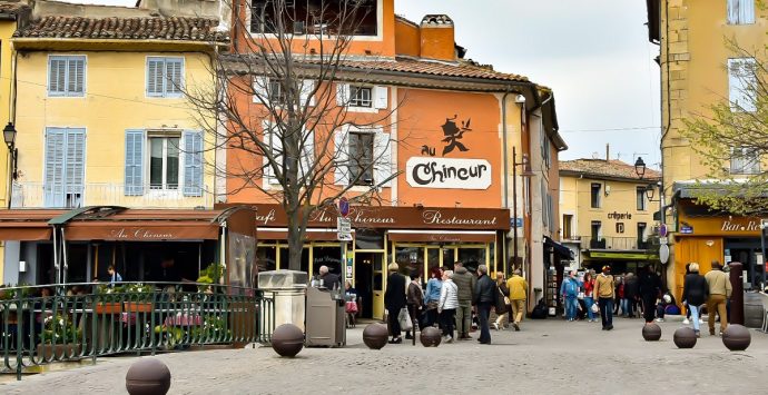 Antiques Art & You: la fiera dell’antiquariato di L’Isle-sur-la-Sorgue